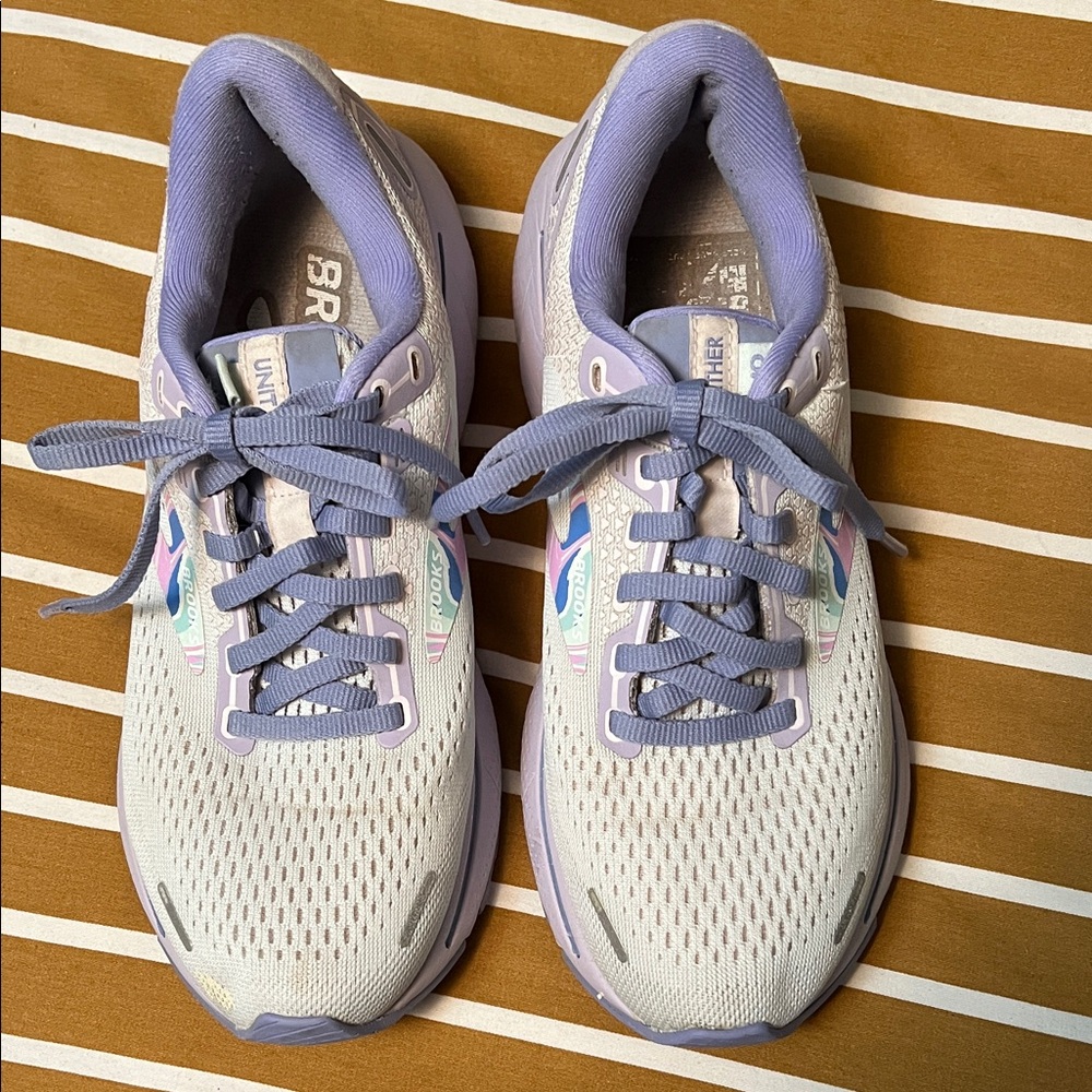 Brooks Women's Ghost 14 Sneakers - White and Lavender
